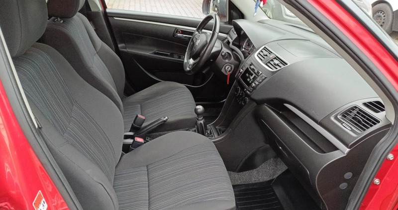 Suzuki Swift cena 34900 przebieg: 143000, rok produkcji 2014 z Piaski małe 106